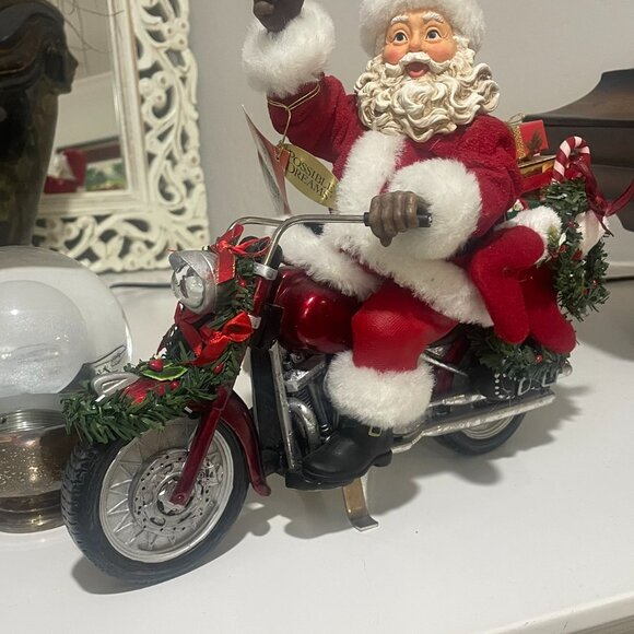 Motorcycle Santa Decor - Picture 2 of 16